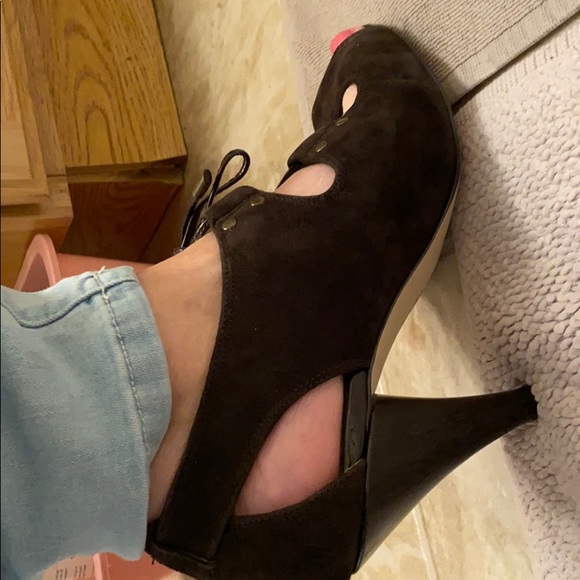 Brown suede open toe heals - Picture 8 of 8